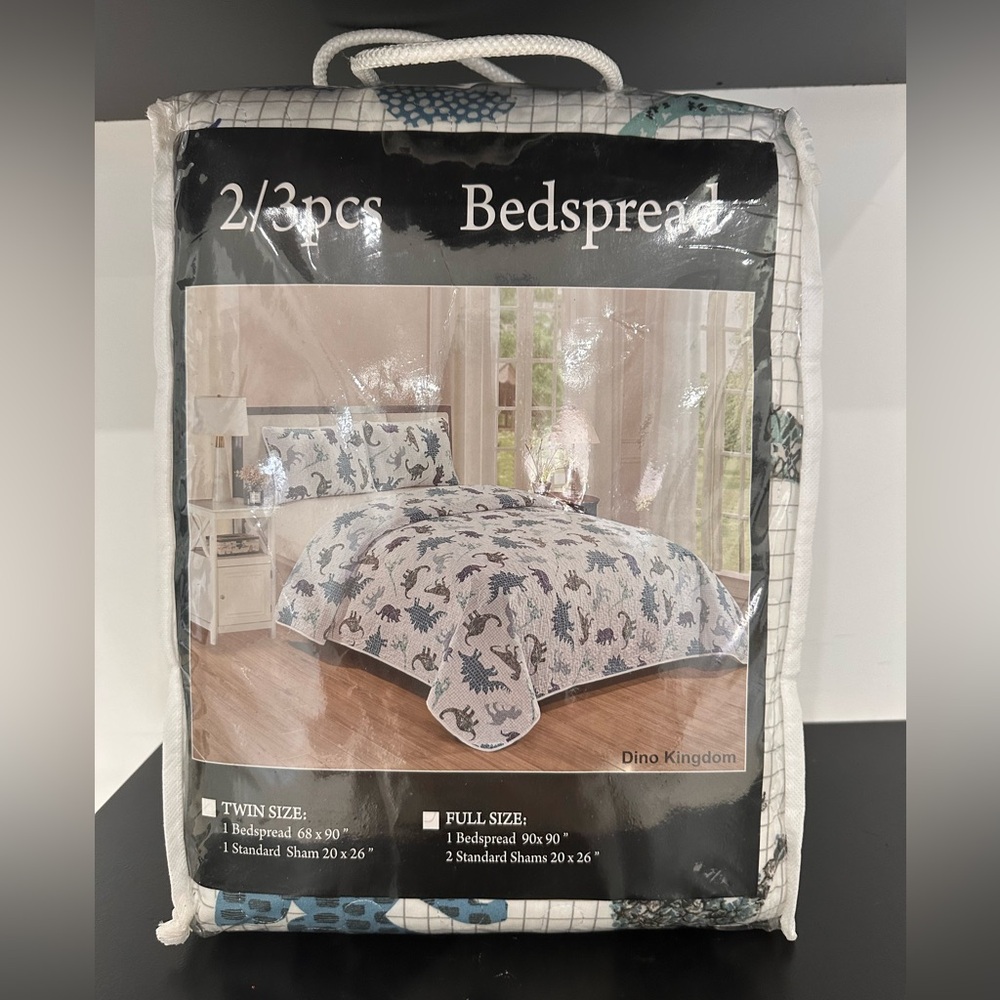 BETTER HOME STYLE  FULL DINOSAURS WHITE BLUE AND GRAY 3 PIECE.
